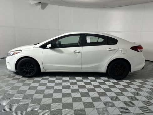Used 2017 Kia Forte LX FWD image 5