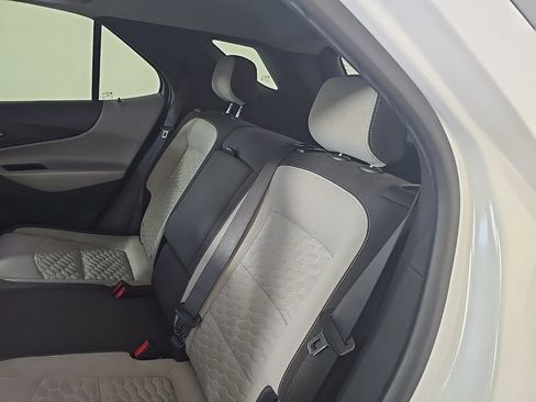 Used 2021 Chevrolet Equinox LS image 15