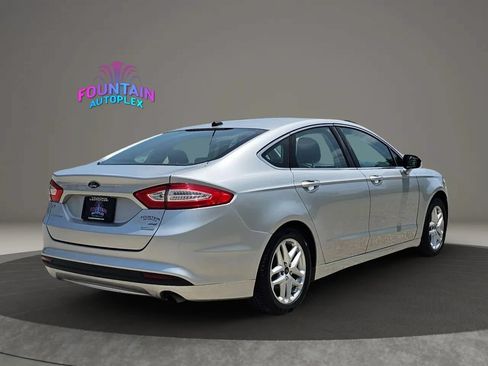 Used 2014 Ford Fusion SE w/ Equipment Group 202A FWD image 5