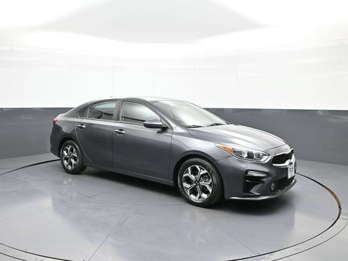 Certified 2021 Kia Forte LXS FWD image 4