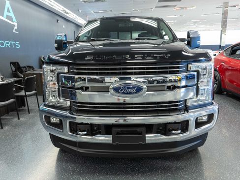 Used 2017 Ford F350 Lariat w/ Chrome Package AWD/4WD image 2
