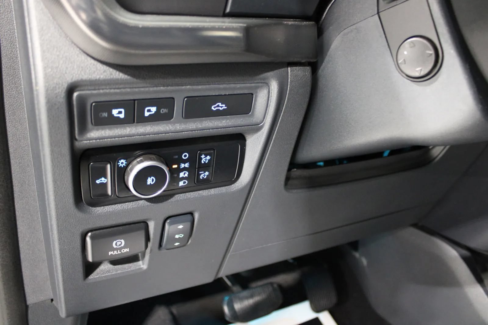 Used 2024 Ford F150 Lariat w/ Equipment Group 502A High AWD/4WD image 28