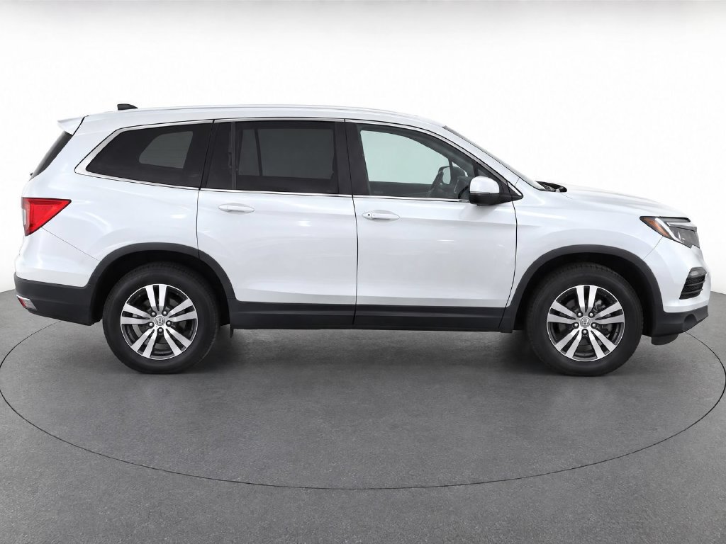 Used 2017 Honda Pilot EX image 8