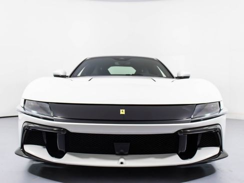 Certified 2025 Ferrari 12Cilindri RWD image 11
