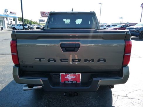 Used 2026 Toyota Tacoma TRD Off-Road AWD/4WD image 6