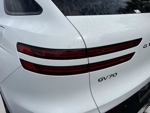 Used 2026 Genesis GV70 3.5T Sport Advanced AWD/4WD image 15