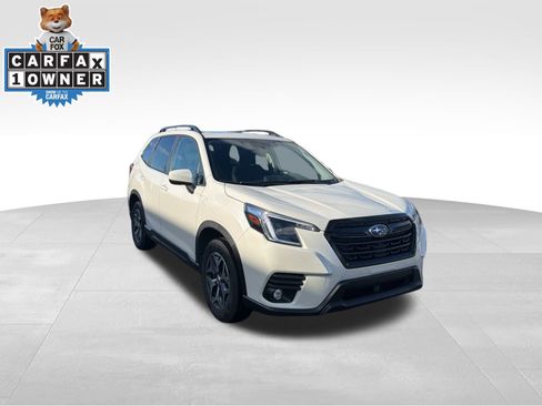 Used 2024 Subaru Forester Premium image 3