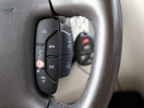 Used 2009 Buick Lucerne CXL w/ Driver Confidence Package image 36