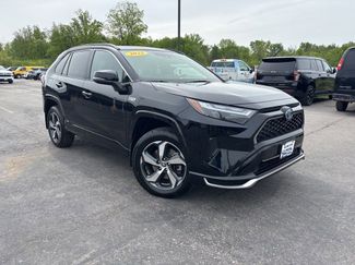 Used 2022 Toyota RAV4 SE w/ Weather & Moonroof Package AWD/4WD video 1