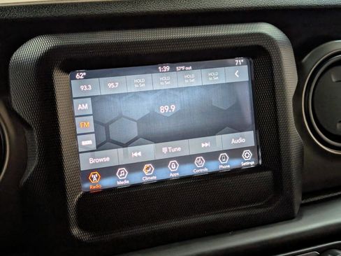 Used 2020 Jeep Gladiator Sport w/ Quick Order Package 24S image 33