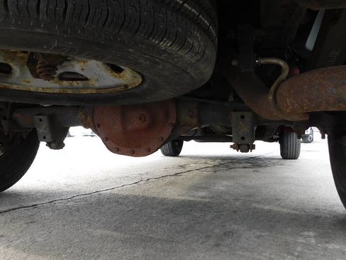 Used 2011 GMC Savana 3500 image 34