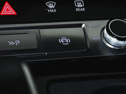 Used 2024 Audi SQ8 Prestige w/ Prestige Package image 45