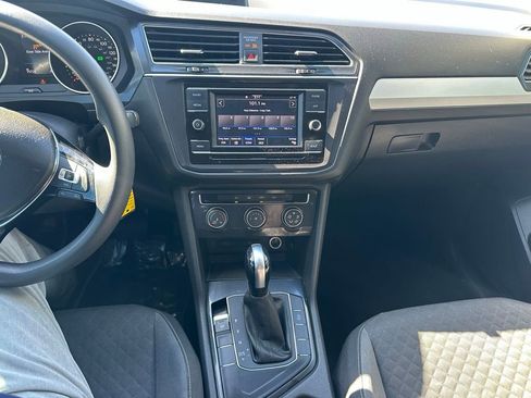 Used 2021 Volkswagen Tiguan S image 11