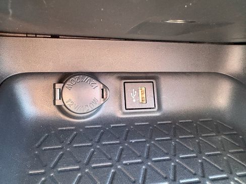 Used 2024 Toyota RAV4 XLE AWD/4WD image 19
