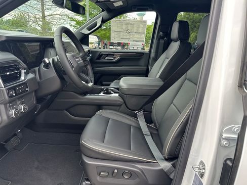 New 2026 GMC Yukon Elevation AWD/4WD image 9
