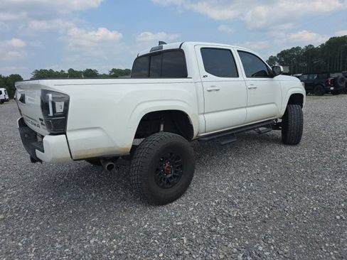 Used 2022 Toyota Tacoma SR AWD/4WD image 6