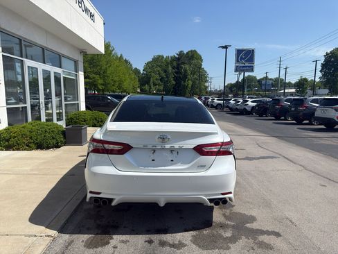 Used 2018 Toyota Camry XSE w/ Driver Assist Package FWD image 4