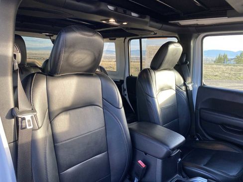 Used 2021 Jeep Wrangler Unlimited Sahara AWD/4WD image 18