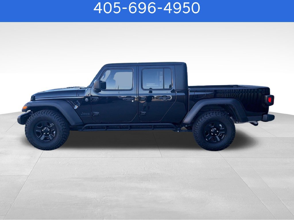 Used 2025 Jeep Gladiator Sport AWD/4WD image 2