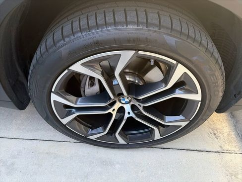Certified 2025 BMW X5 sDrive40i w/ Premium Package RWD image 5