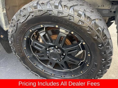 Used 2015 Toyota Tundra SR5 w/ SR5 Upgrade Package AWD/4WD image 2