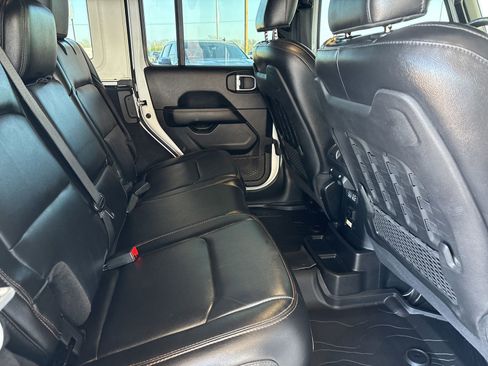 Used 2021 Jeep Wrangler Unlimited Rubicon w/ Trailer Tow Package image 19