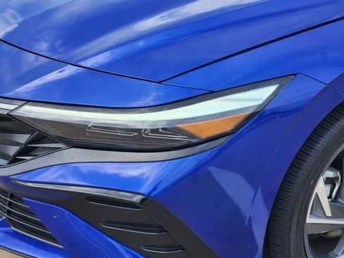 Used 2025 Hyundai Elantra SEL image 9