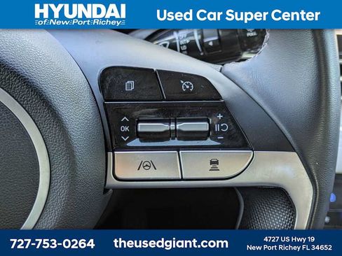 Used 2023 Hyundai Elantra Limited w/ Preferred Accessory Package FWD image 32