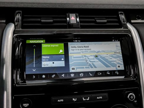 Used 2020 Land Rover Discovery HSE image 25