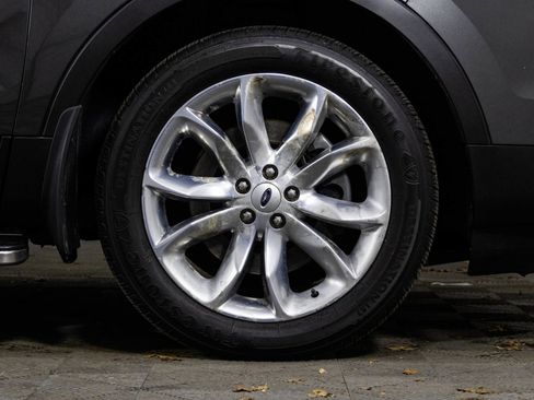 Used 2015 Ford Explorer XLT w/ Equipment Group 202B image 31