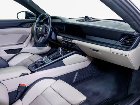 Certified 2025 Porsche 911 Carrera GTS RWD image 7