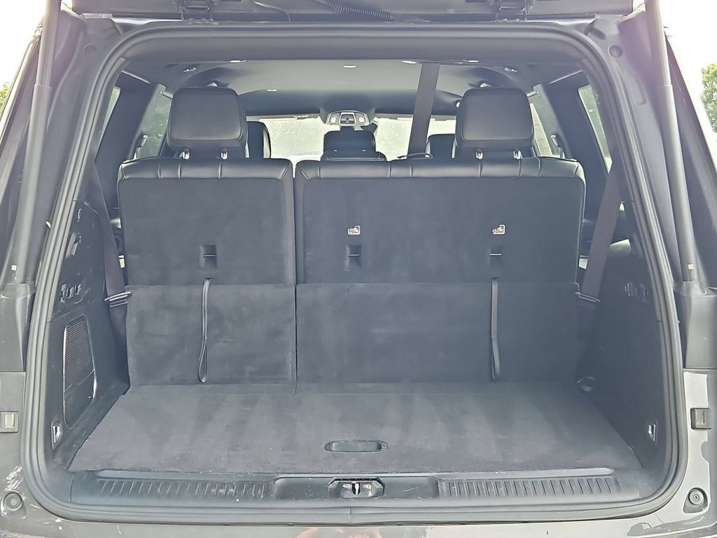 Certified 2024 Jeep Wagoneer Series II w/ Flexible Seating Group AWD/4WD image 10