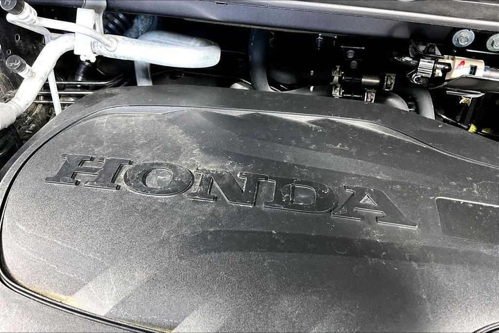 Used 2024 Honda Odyssey Touring image 32
