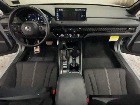 Used 2025 Honda Accord Sport image 25