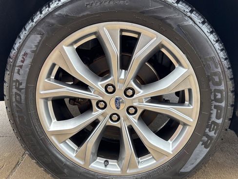 Used 2020 Ford Explorer XLT w/ Equipment Group 202A image 41