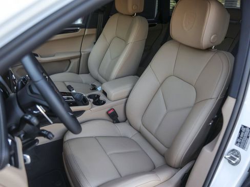New 2026 Porsche Macan S AWD/4WD image 5