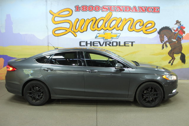 Used 2017 Ford Fusion Titanium FWD image 1