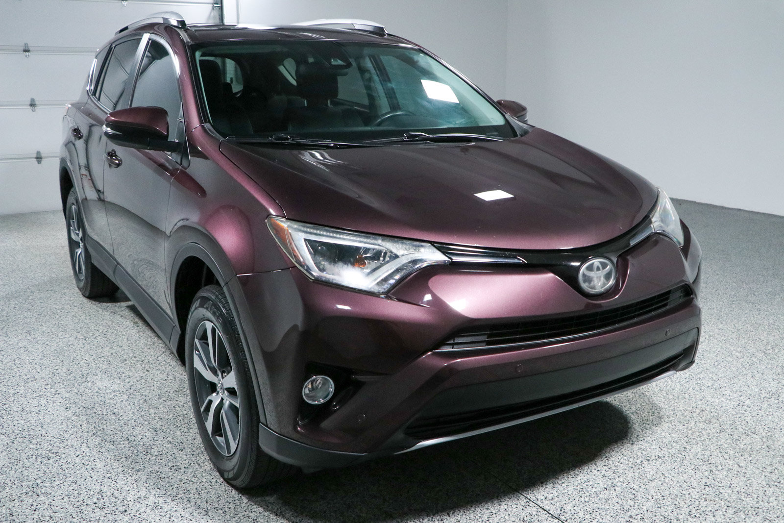 Used 2017 Toyota RAV4 XLE FWD image 5