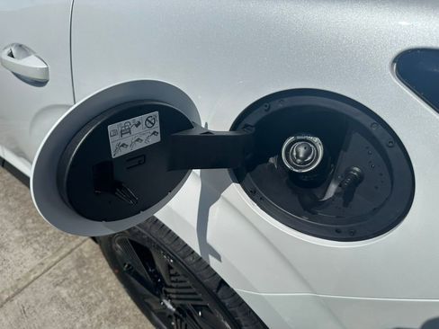 New 2025 Nissan Murano SV image 30