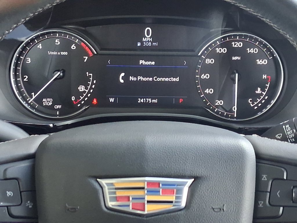 Used 2024 Cadillac XT6 Luxury w/ LPO, Floor Liner Package FWD image 13