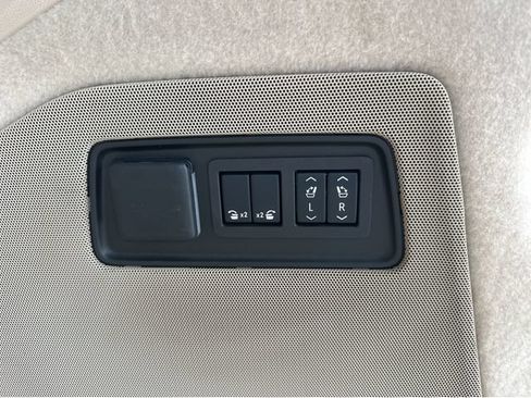 Certified 2024 Cadillac Escalade Premium Luxury RWD image 13
