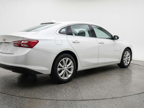 Used 2024 Chevrolet Malibu LT FWD image 9