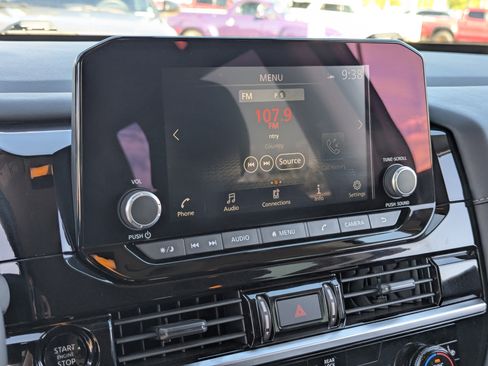 Used 2025 Nissan Pathfinder SV image 22