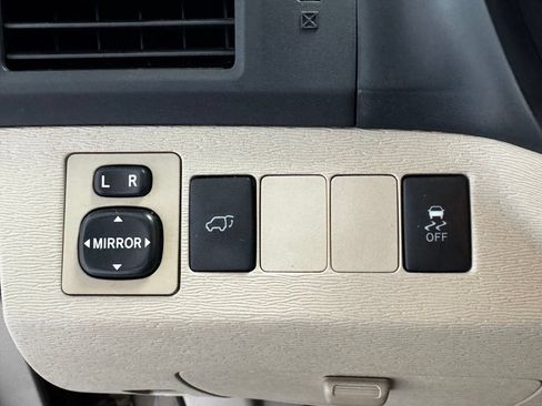 Used 2010 Toyota Venza FWD image 13