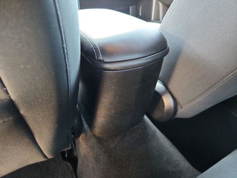 Used 2014 Dodge Avenger SE FWD image 12