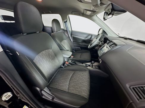 Used 2025 Mitsubishi Outlander Sport ES image 28