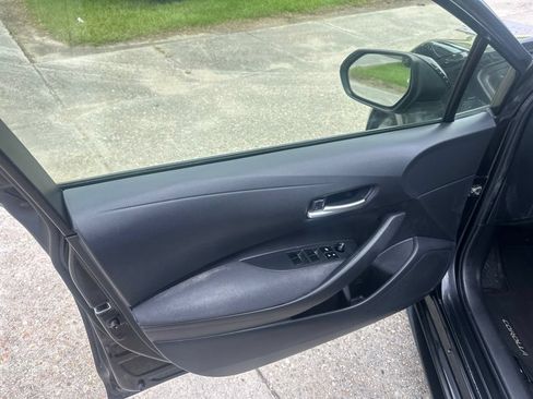 Used 2020 Toyota Corolla LE FWD image 7