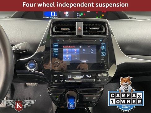 Used 2019 Toyota Prius L Eco image 17