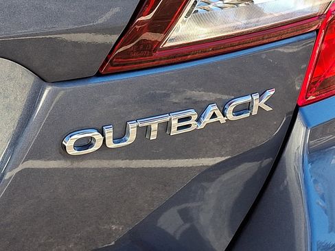 Used 2018 Subaru Outback 2.5i Limited image 33