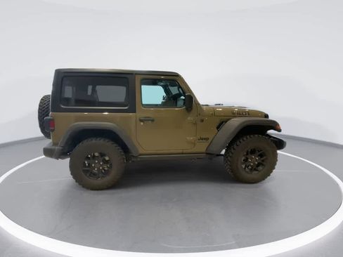 Used 2025 Jeep Wrangler Sport AWD/4WD image 9